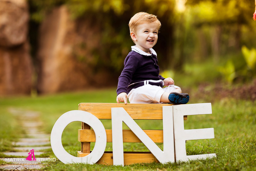 Tips for a perfect DIY 1 Year Old Photo Shoot - Housewife Eclectic